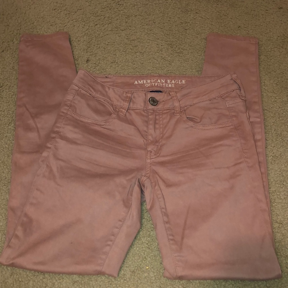 pink AEO Jeans.